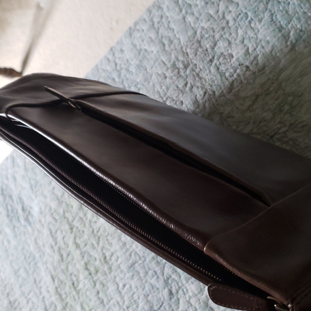 Handbag - Picture 3 of 5